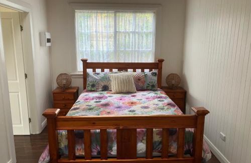 Hamilton Apartment | Library Cottage