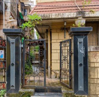 Ranwar Apartment | Lilou Stylish Studio in Bandra W by SquareOne Stays