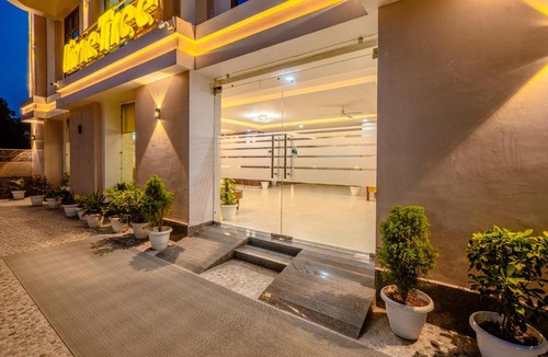 Greater Noida Hotel | Lime Tree Hotels and Banquet Greater Noida