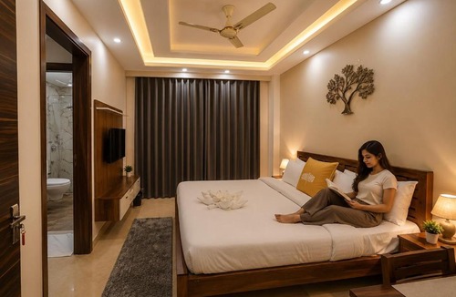 DLF Phase 5 Apartment | Lime Tree Two BHK Service Apartment Golf Course Road Gurgaon