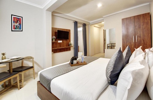 Sushant Lok Hotel | Limewood Stay - Executive Huda City Center