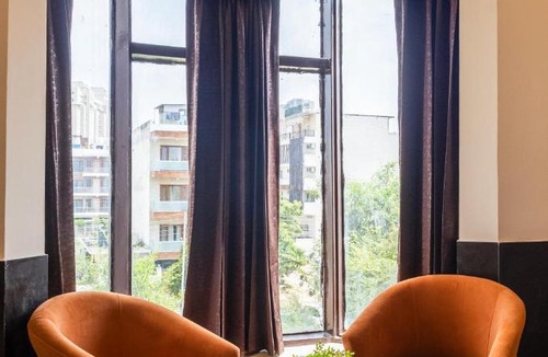 Gurugram Hotel | Limewood stay premier golf course road -sector 42