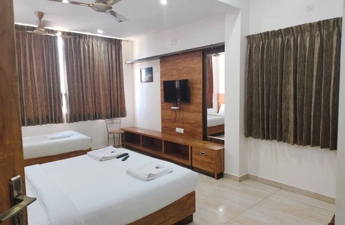 Tiruvannamalai Hotel | Lingaa's Residency