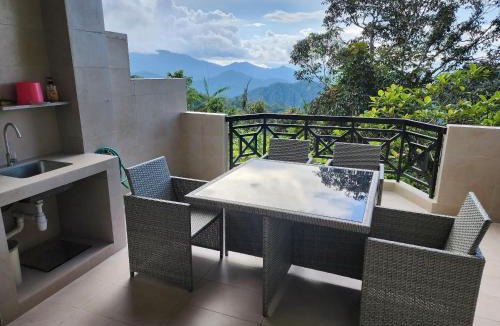 Bukit Fraser House | Little England B3