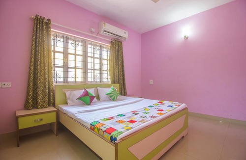 Sernabatim Apartment | Lively 3BHK Abode near Colva Beach