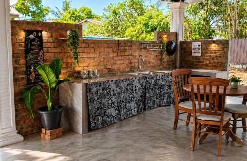 Setiu House | Lj HOMESTAY PANTAI PENARIK