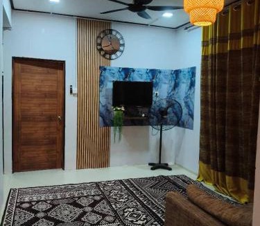 Setiu House | Lj HOMESTAY PANTAI PENARIK