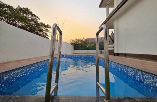 Malavli Hotel | ll EMPYREAN STAY ll WHITE PANTHER VILLA ll 3BHK ll ll PRIVATE POOL ll AC ll FREE WIFI ll