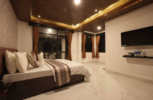 Rishop Hotel | Longitude Homestay