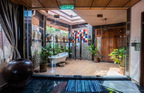 Tanjung Bungah Hotel | Lost Paradise Resort