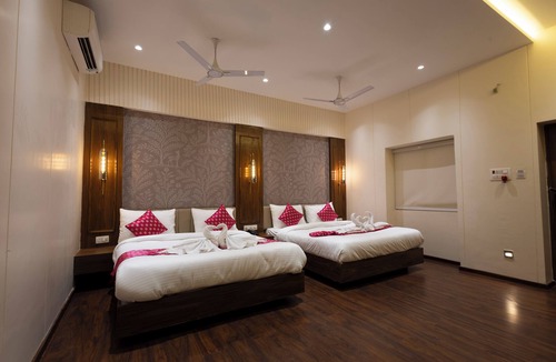 Mahmoorganj Hotel | Lotus Feet Inn