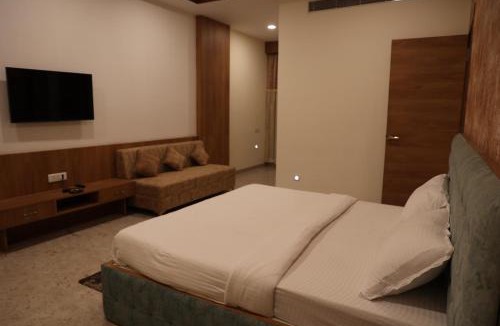 Raipur Hotel | Lotus Resort
