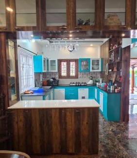 Manali House | Lucky garden inn
