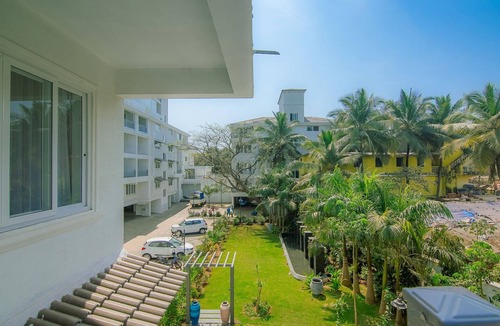 Marra Apartment | Luxe Apt w Balcony Rooftop Pool 15 min to Beach