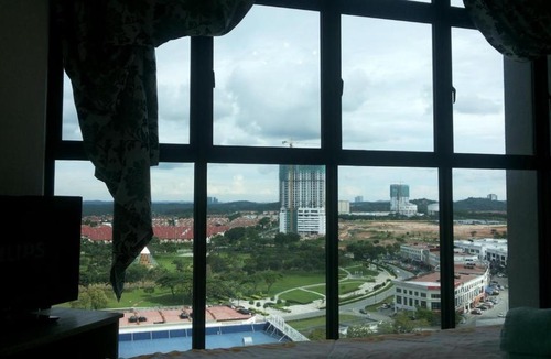 Bukit Indah Hotel | Luxe Suites at Skyloft
