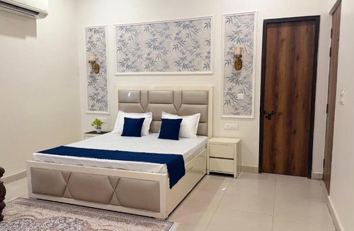 Ghaziabad Villa | Luxe Villa