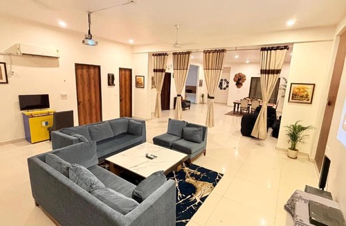 Ghaziabad Villa | Luxe Villa