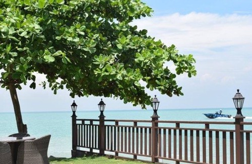 Si Rusa House | Luxery Bungalow At Seaside Port Dickson water only 10 m away, beach 1 km