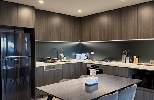 Lidcombe Condo | Luxurious Accor Stadium View @ Sydney Olympic Park
