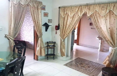 Banani Apartment | Luxurious Queen bed @Banani