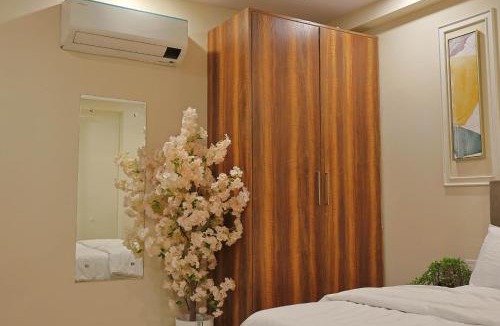 Gurugram Apartment | Luxury 1BHK Retreat near golf course rd & metro