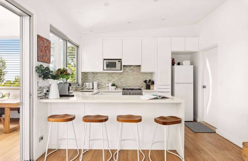 Narrabeen House | Luxury 2-Bed with Ocean Views and Garden
