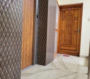 Srirangam Apartment | Luxury 2 bhk, 3 min walk from Srirangam temple, FF1