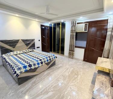 New Delhi House | Luxury 4BHK stay in Rajouri Garden