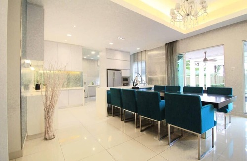 Cheras House | Luxury 4BR Oasis with Gazebo, Your Perfect Retreat