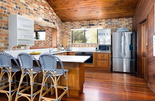Nambucca Heads House | Luxury Beach House - secluded area of Nambucca, 5 minute walk to the beach