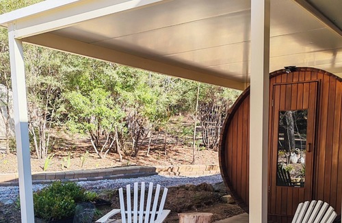 Blackheath House | Luxury Bushland Retreet with Spa, Sauna & Fireplace - Eagle's Nest Blackheath