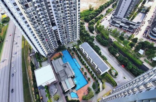 Kajang Apartment | Luxury condo (6) with AC & pool view @ Bangi