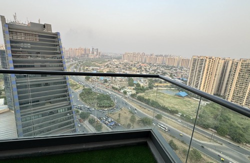 Greater Noida Apartment | Luxury Deluxe suite by Gt Studios