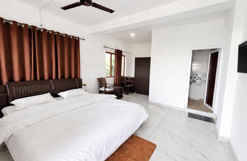 Bhimtal Hotel | Luxury Hotel Lake Darshan Bhimtal