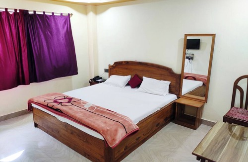 Chakradharpur Hotel | LUXURY INN