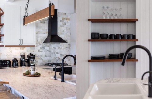 Wallis Lake House | Luxury Lakefront Villa & Barn.