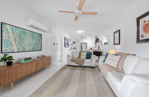 West End Apartment | Luxury Riverfront! 2Bed/2Bath/2Car ~ West End