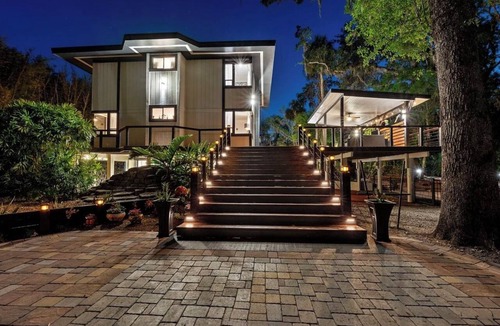 Bloomingdale House | LUXURY RIVERFRONT VACATION HOME IN FLORIDA