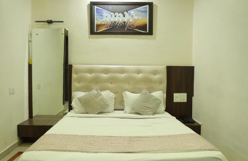 Jhansi Hotel | LUXURY ROOMS By HOTEL HARI PALACE