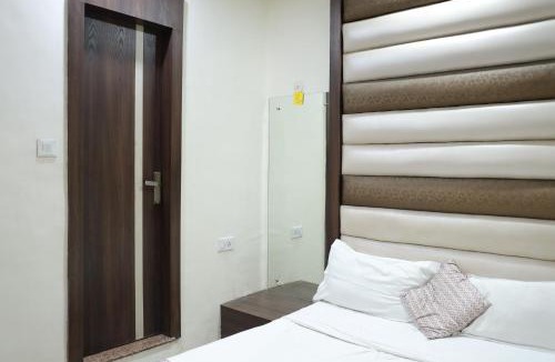 Jhansi Hotel | LUXURY ROOMS By HOTEL HARI PALACE