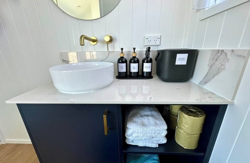 Murrumbateman Cabin | Luxury self-contained cabin, on acreage, in the heart of cool climate wineries