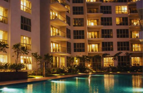 Chow Kit Apartment | Luxury Suite at Regalia with Sky Pool & KLCC View