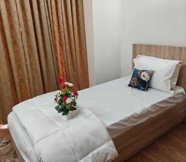 Jaypee Greens Apartment | Luxury Suites Pari Chowk Expo Mart Jaypee Greens
