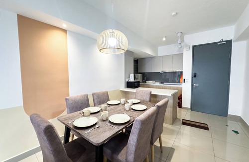 Sentul Pasar Apartment | M Arisa Sentul by Airhost