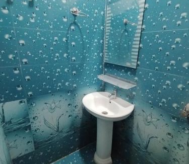 Paltan Bazaar House | M D Guest House