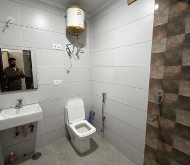 DLF Phase 3 Apartment | M&M Studio
