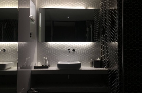 Simee Hotel | M Roof Hotel & Residences