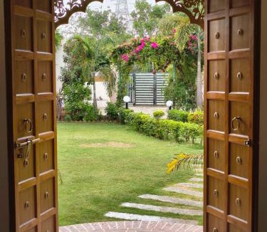 Gurugram Villa | Madhuban Farms - Private Pool Villa and Party Lawn
