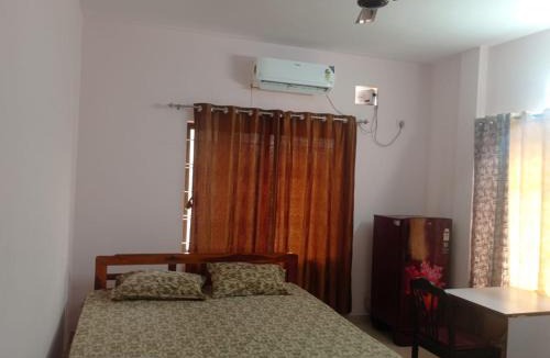 Arambol Hotel | Madrid Homestay mountain valley view 25 Minute walk to Beach