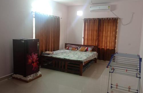 Arambol Hotel | Madrid Homestay mountain valley view 25 Minute walk to Beach